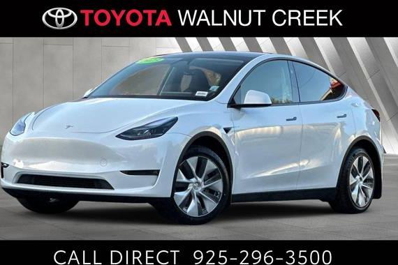 TESLA MODEL Y 2023 7SAYGAEE3PF912015 image